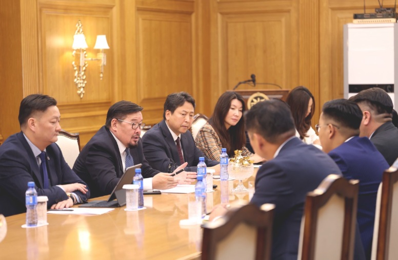 총리, 학급당 학생 70명 과밀 현상에 긴급 대책 지시