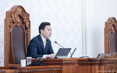 국회의장 오치랄, “정치 게임이 나라의 웃음거리가 되어선 안 된다”