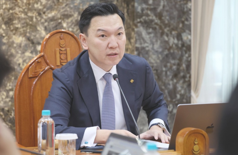 오츠랄 총리, 첫 행정명령으로 1만 2100개 기업 계좌 동결 해제